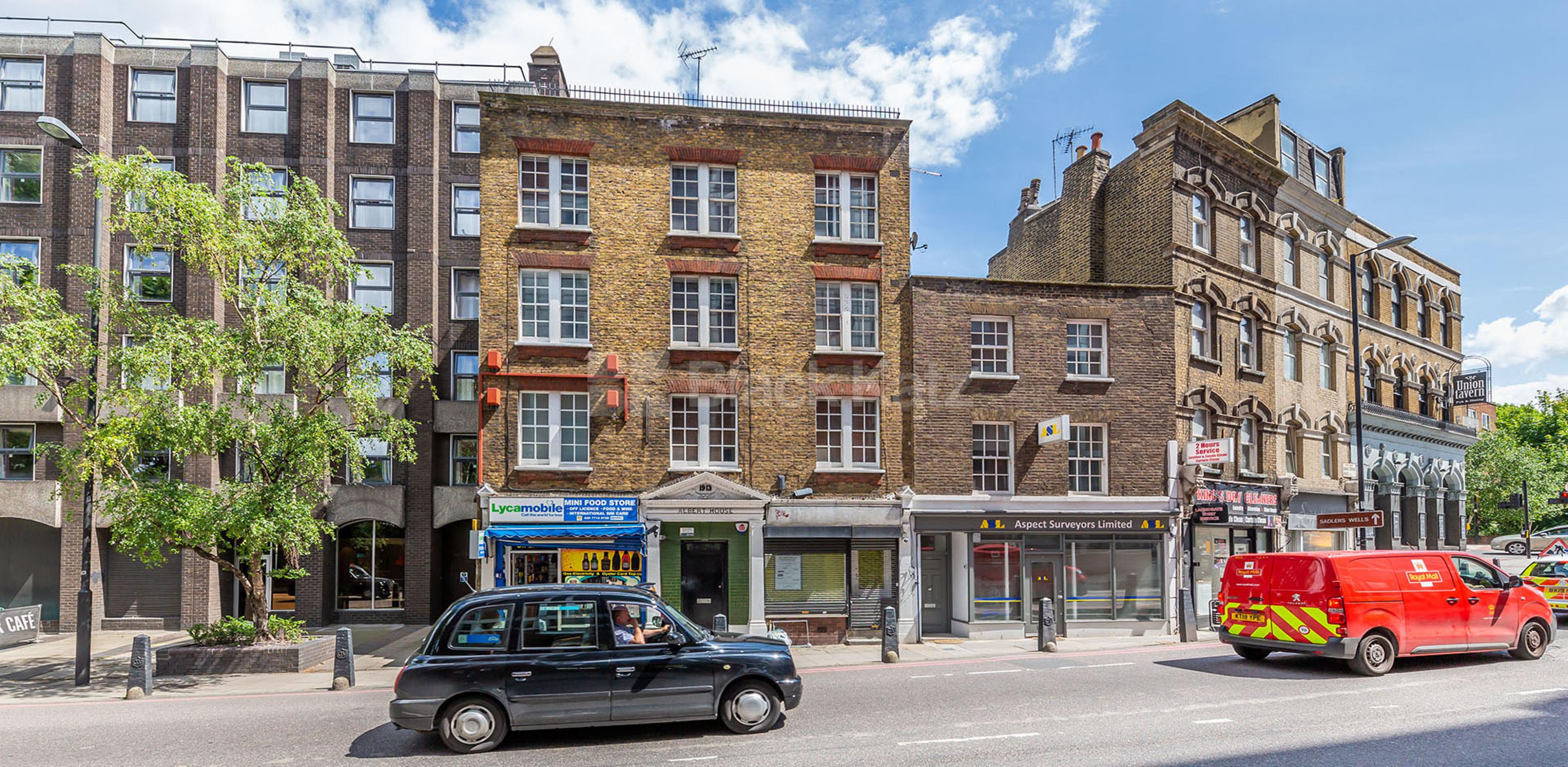Large studio mins to Kings Cross Tube & short walk to UCL   Kings Cross Road, Kings Cross WC1X